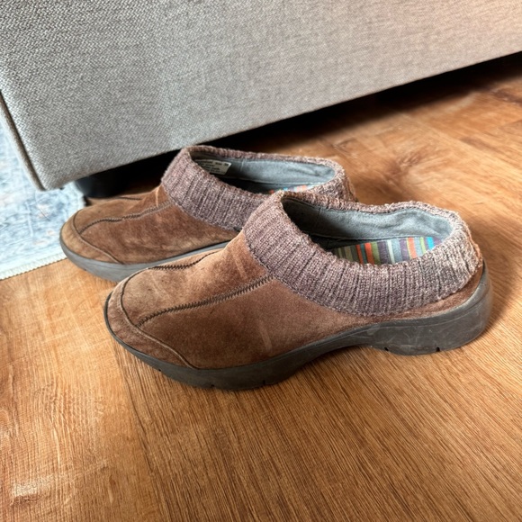 Dansko Eartha Brown leather slip on clogs - Picture 2 of 8